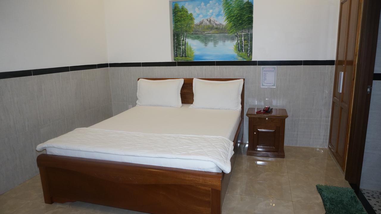 Motel Hoang Gia Long Khanh Extérieur photo